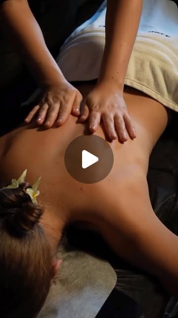 Massagem com pedras quentes